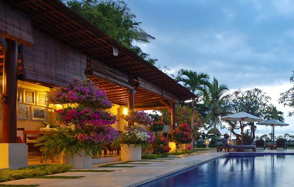 Frangipani Beach Hotel Lovina Exterior foto